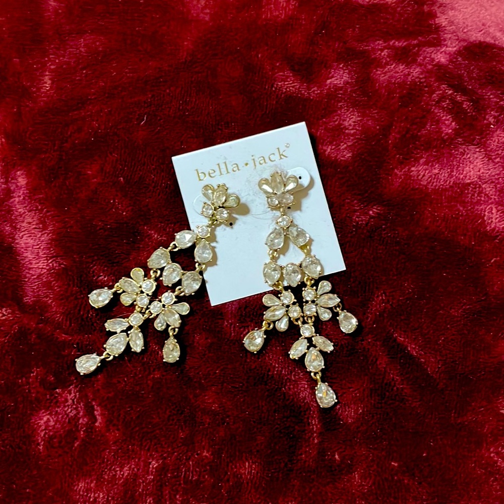 NWT Crystal chandelier earrings 3” long